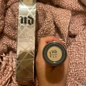 Urban Decay all nighter liquid foundation